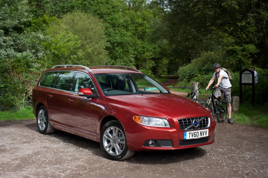 Volvo V70 2010 года  (фото 16 из 62)
